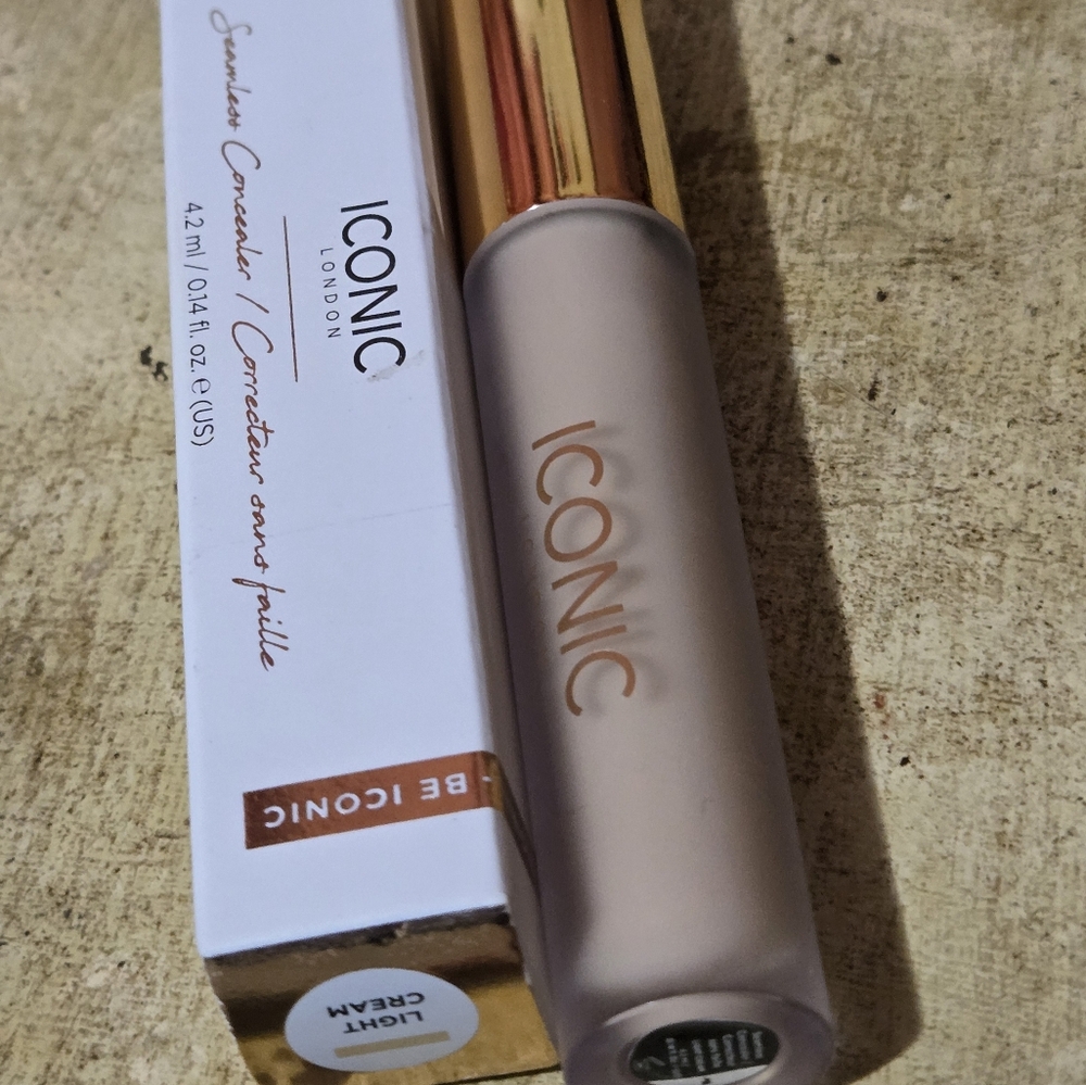 ICONIC CONCEALER NEW $10 full coverage medium